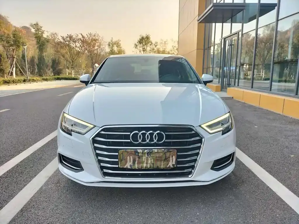 Audi A3 A3 2018 30th Anniversary Limousine 40 TFSI Fashion Edition — View photo 2