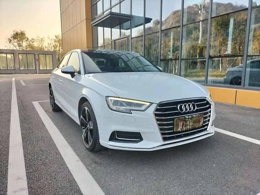 Audi A3 A3 2018 30th Anniversary Limousine 40 TFSI Fashion Edition — View photo 4