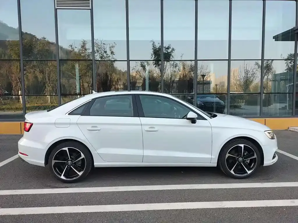 Audi A3 A3 2018 30th Anniversary Limousine 40 TFSI Fashion Edition — View photo 6