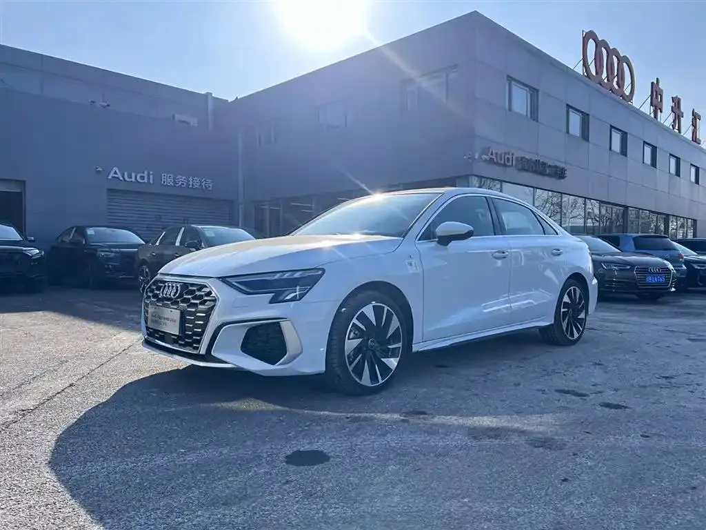Audi A3 A3 2023 A3L Limousine 35 TFSI Fashionable Sports — photo 1