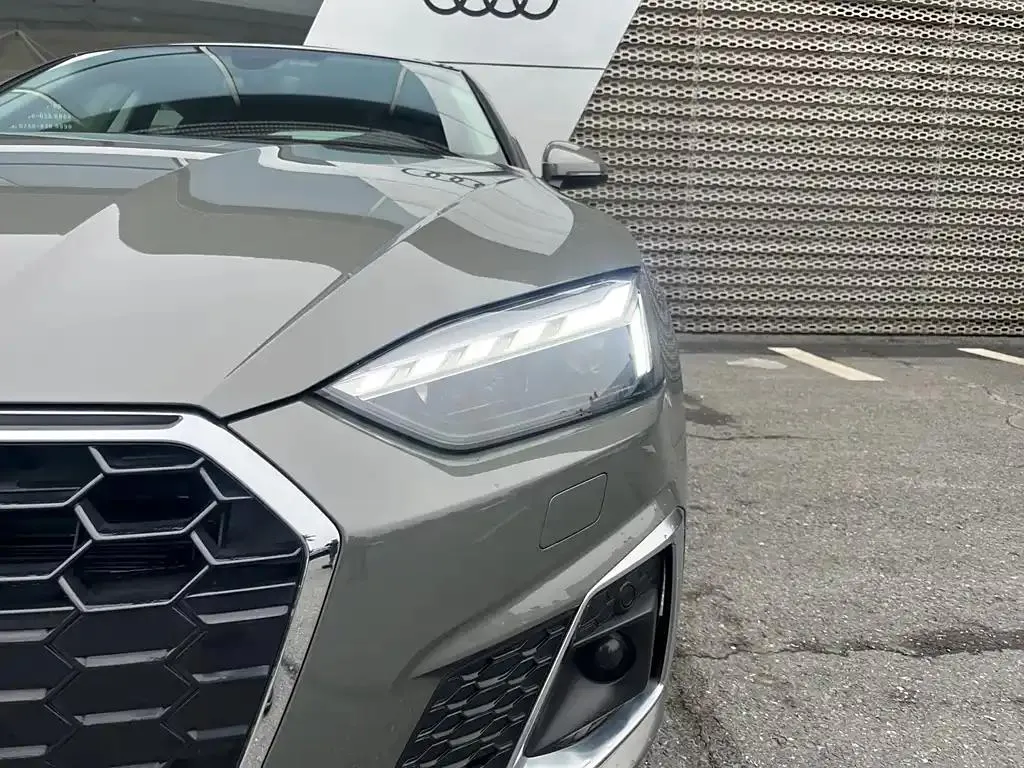 Audi A5 (imported) A5 (imported) 2023 Sportback 40 TFSI Stylish and dynamic version — Voir la photo 4