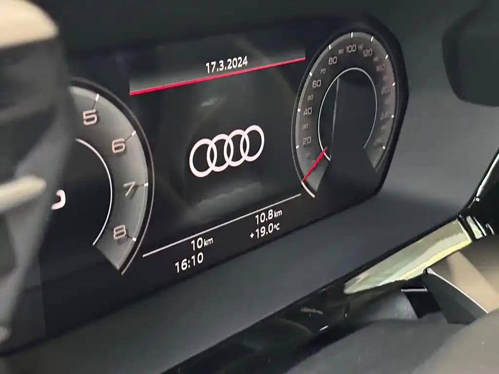 Audi A3 A3 2023 A3L Limousine 35 TFSI Luxury Sports — عرض الصورة 3