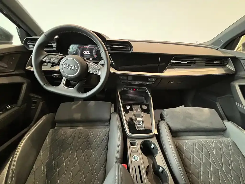 Audi A3 A3 2023 A3L Limousine 35 TFSI Luxury Sports — عرض الصورة 5