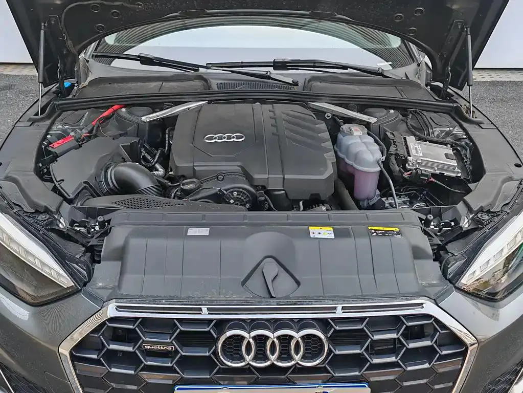 Audi A5 (imported) A5 (imported) 2023 Sportback 40 TFSI quattro Luxury Dynamic Edition — Voir la photo 3