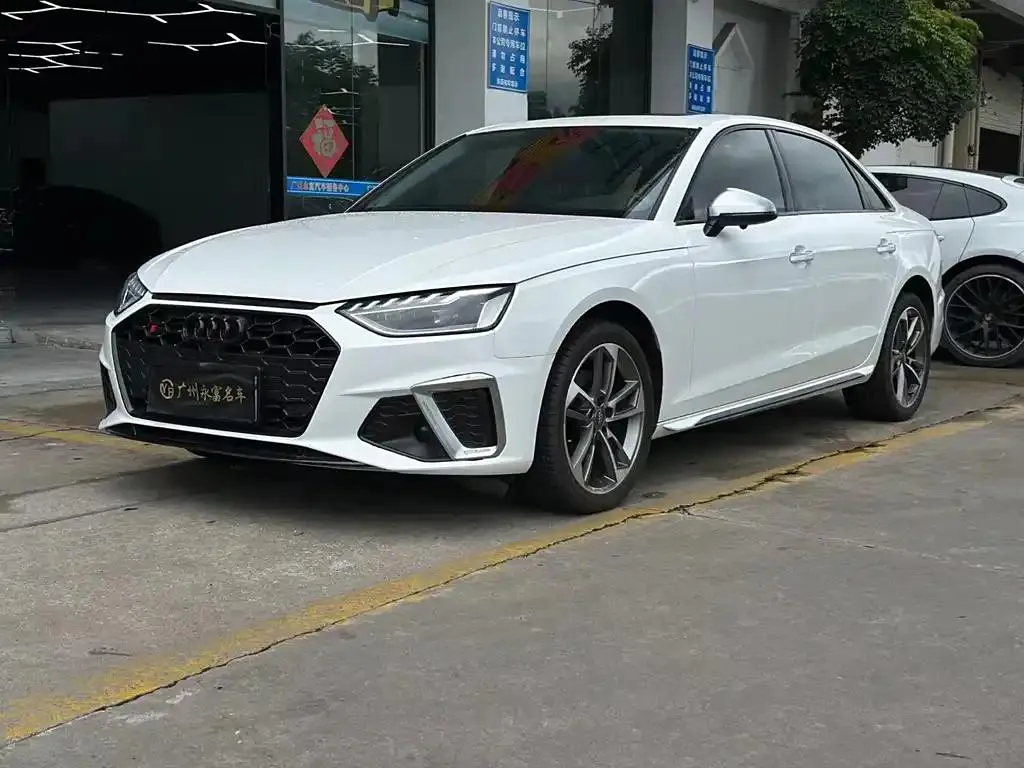 Audi A4L A4L 2023 40 TFSI Stylish and Elegant — photo 1