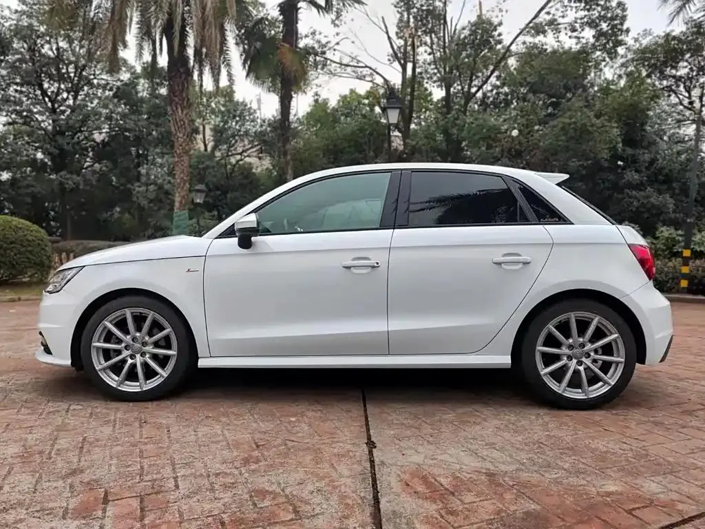 Audi A1 A1 2016 30 TFSI Sportback S Line — View photo 3