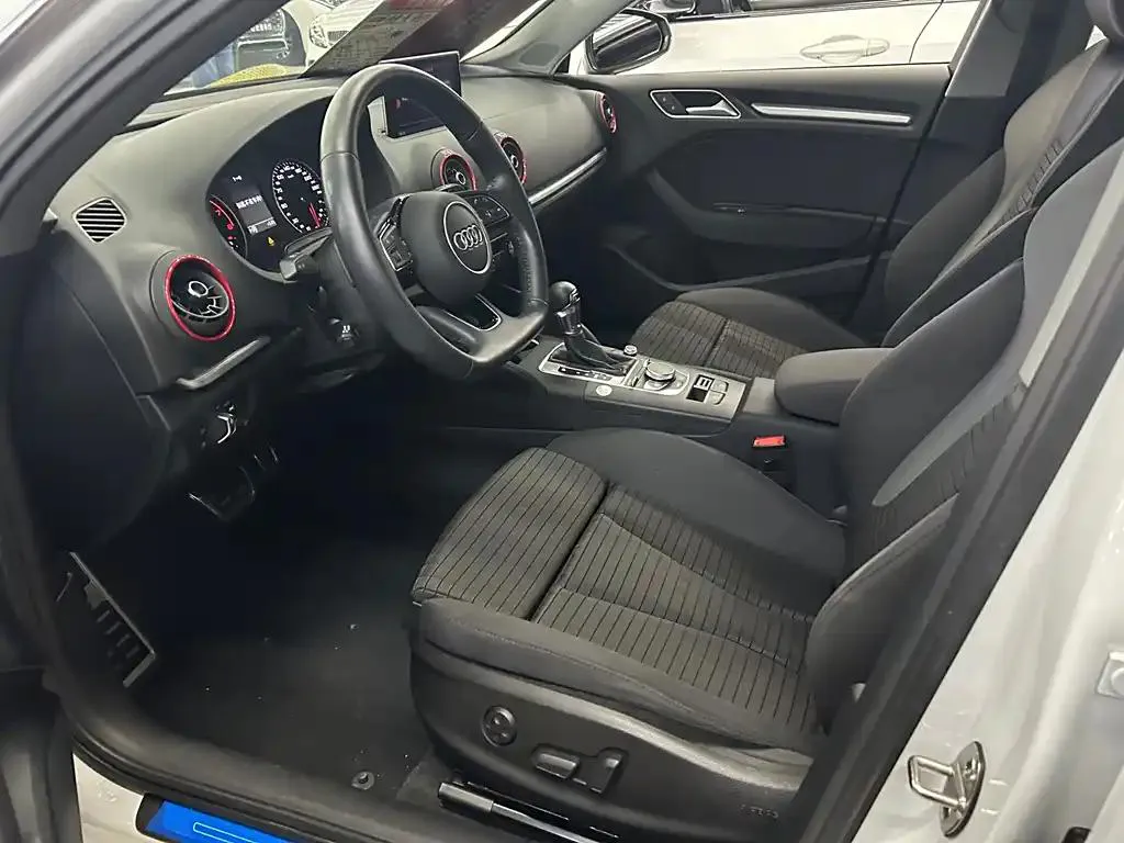 Audi A3 A3 2020 Sportback 35 TFSI Sports National VI — Voir la photo 2