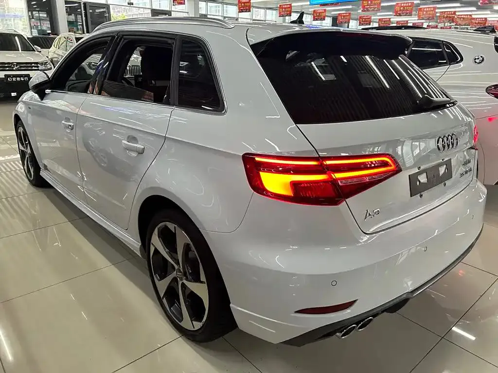 Audi A3 A3 2020 Sportback 35 TFSI Sports National VI — Voir la photo 5