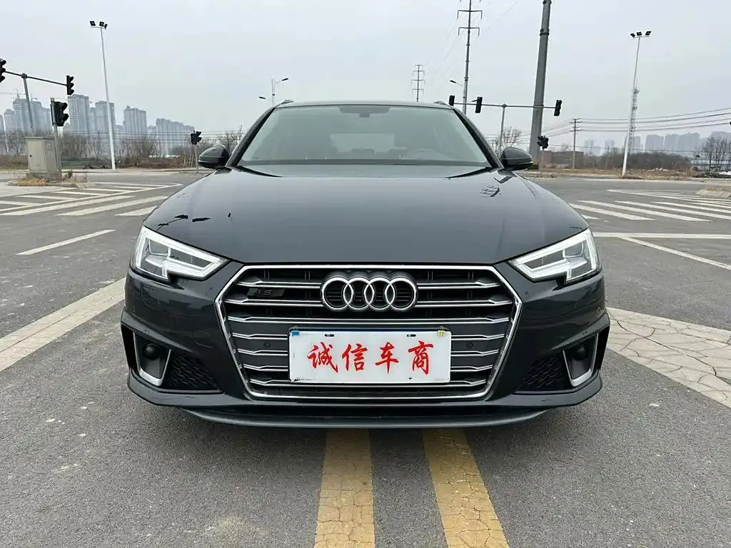 Audi A4 (imported) A4 (imported) 2020 Avant Avant 40 TFSI Luxury Dynamic Edition — View photo 2