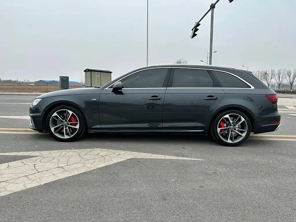 Audi A4 (imported) A4 (imported) 2020 Avant Avant 40 TFSI Luxury Dynamic Edition — View photo 5