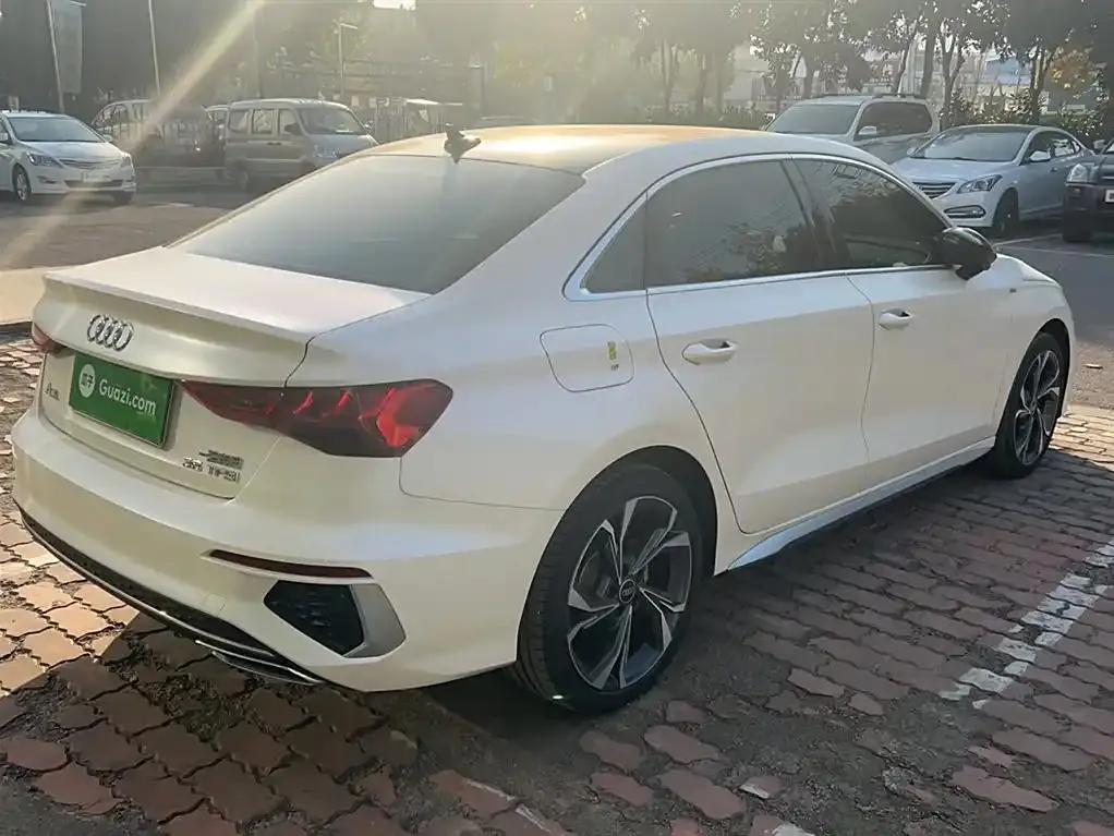 Audi A3 A3 2022 A3L Limousine 35 TFSI Luxury Sports Edition — Voir la photo 5