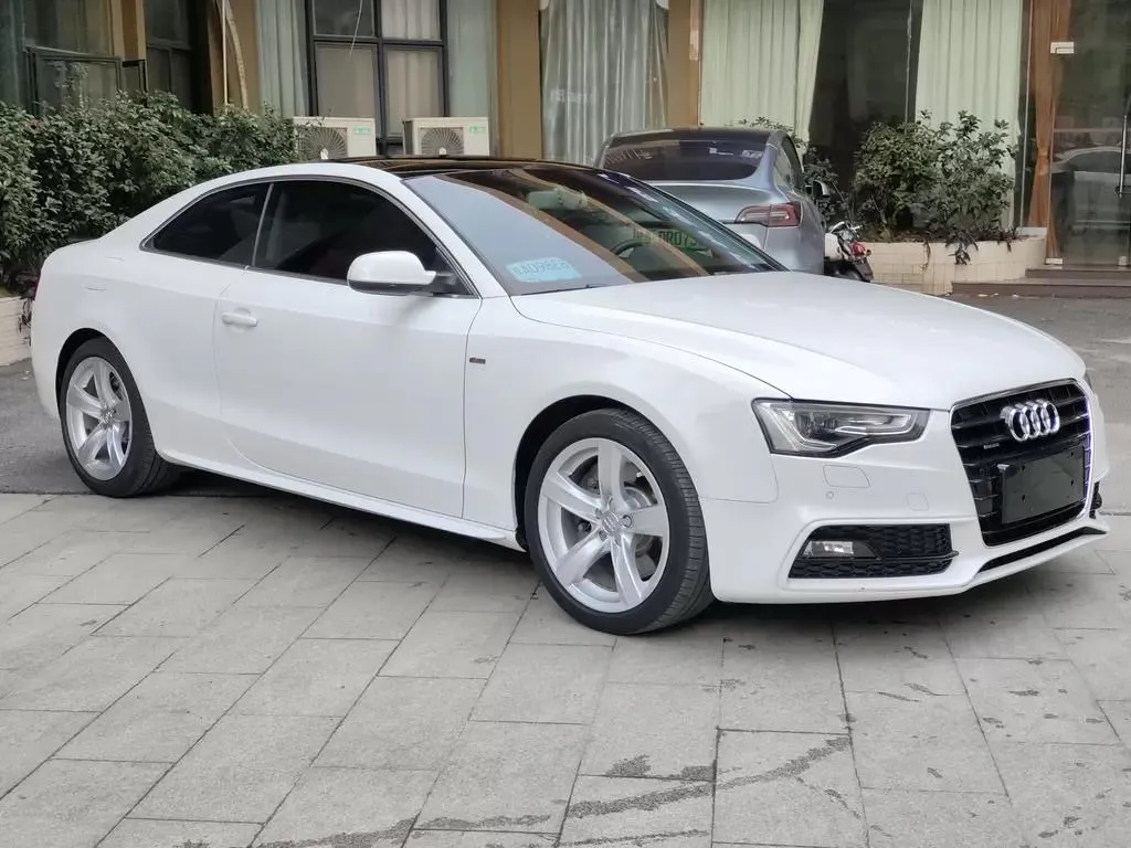 Audi A5 (imported) A5 (imported) 2013 Coupe 50 TFSI quattro Style Edition — Voir la photo 4