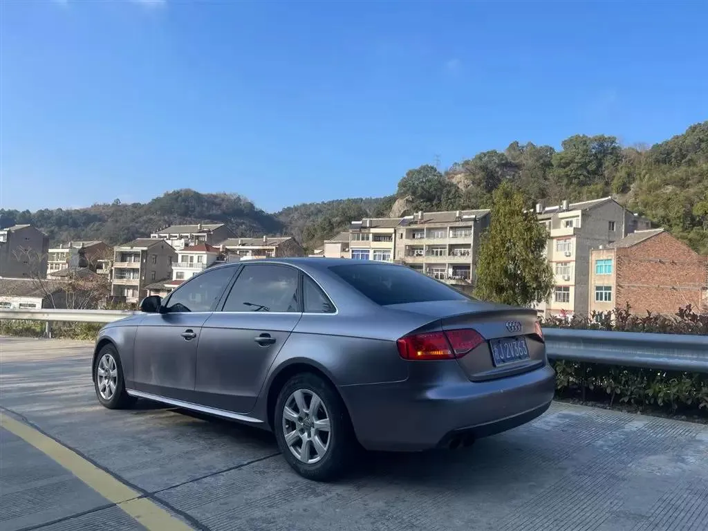 Audi A4L A4L 2010 2 TFSI Luxury — View photo 3