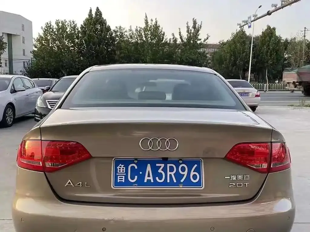 Audi A4L A4L 2012 2 TFSI Automatic Standard Model — Voir la photo 3