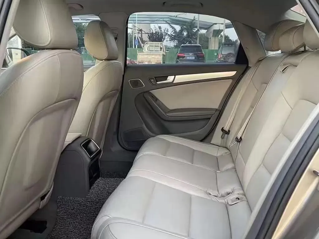 Audi A4L A4L 2012 2 TFSI Automatic Standard Model — Voir la photo 5