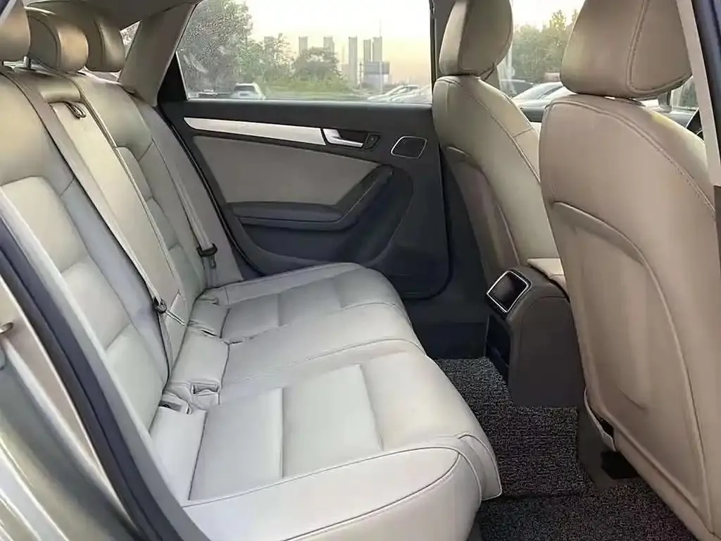 Audi A4L A4L 2012 2 TFSI Automatic Standard Model — Voir la photo 6