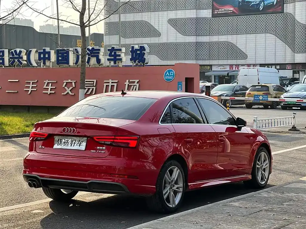 Audi A3 A3 2020 Limousine 35 TFSI Fashionable National V — Voir la photo 3