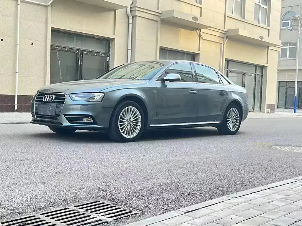 Audi A4L A4L 2015 35 TFSI Automatic Comfort — photo 1