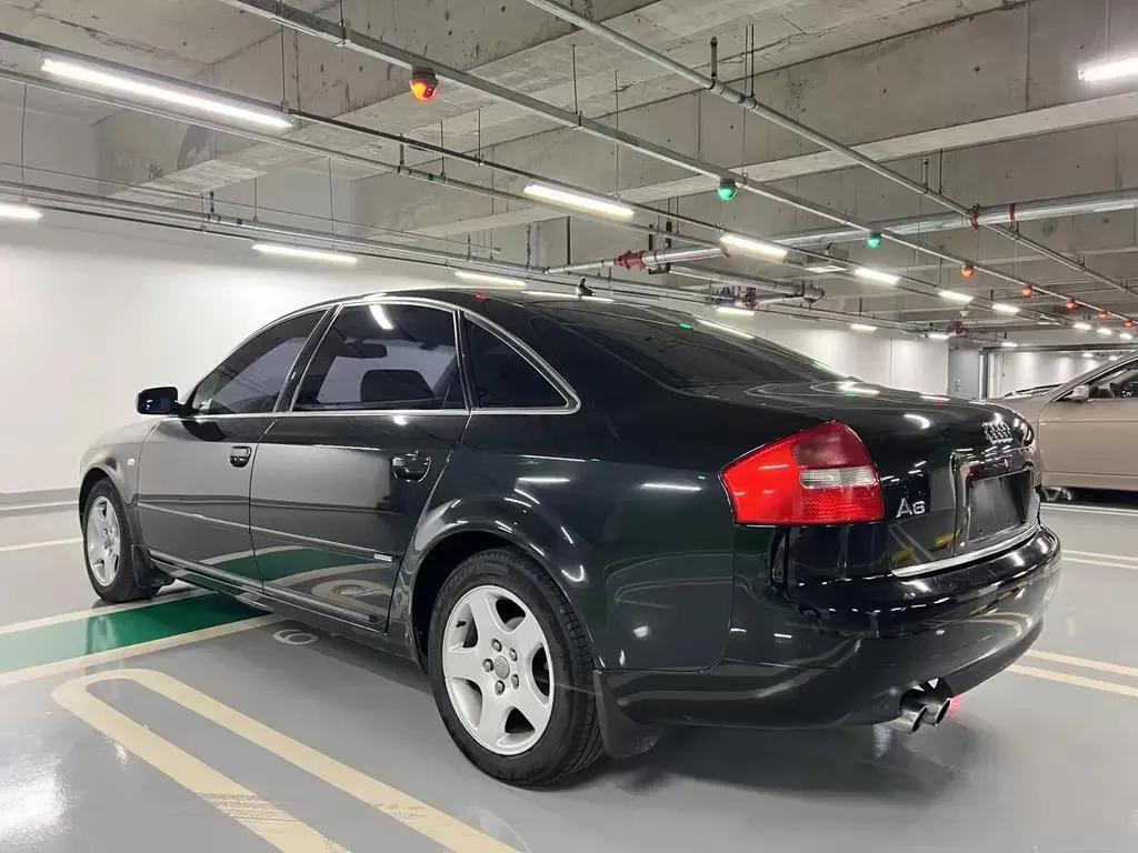 Audi A6 A6 2004 2.8L Executive Edition — Voir la photo 2