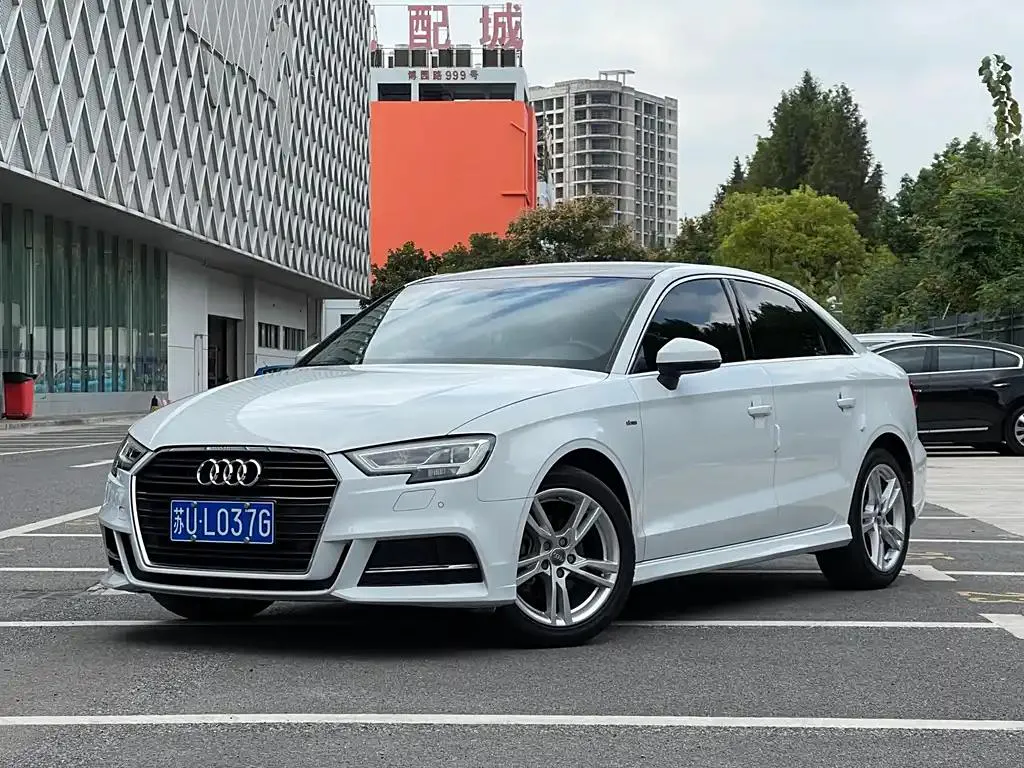Audi A3 A3 2019 Limousine 35 TFSI Fashionable National V — photo 1