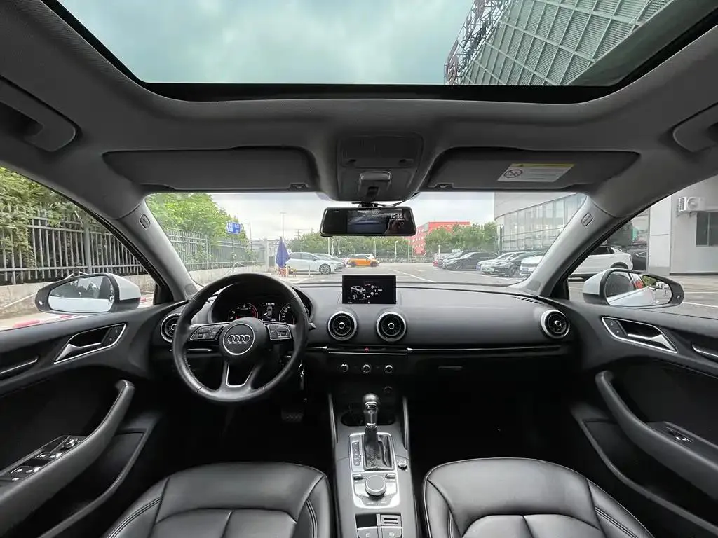 Audi A3 A3 2019 Limousine 35 TFSI Fashionable National V — Voir la photo 6