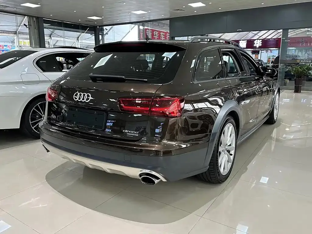 Audi A6 A6 2017 3.0T allroad quattro — Voir la photo 2