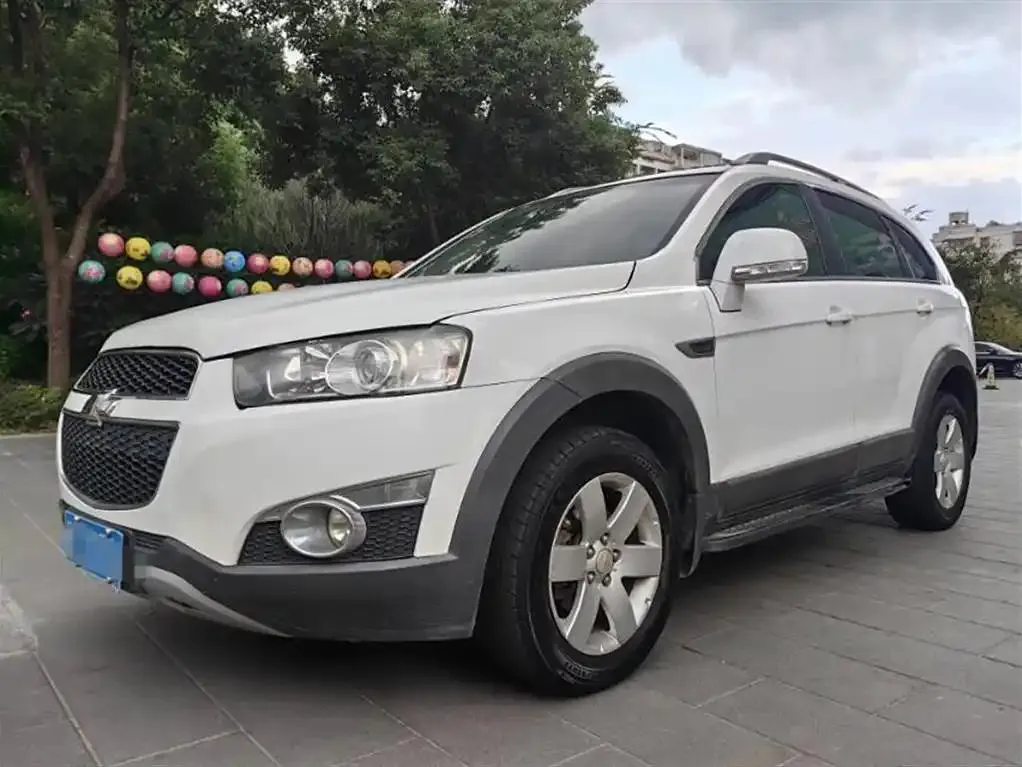 Chevrolet Captiva Captiva 2012 2.4L 4WD City Navigation Edition 5 Seaters — photo 1