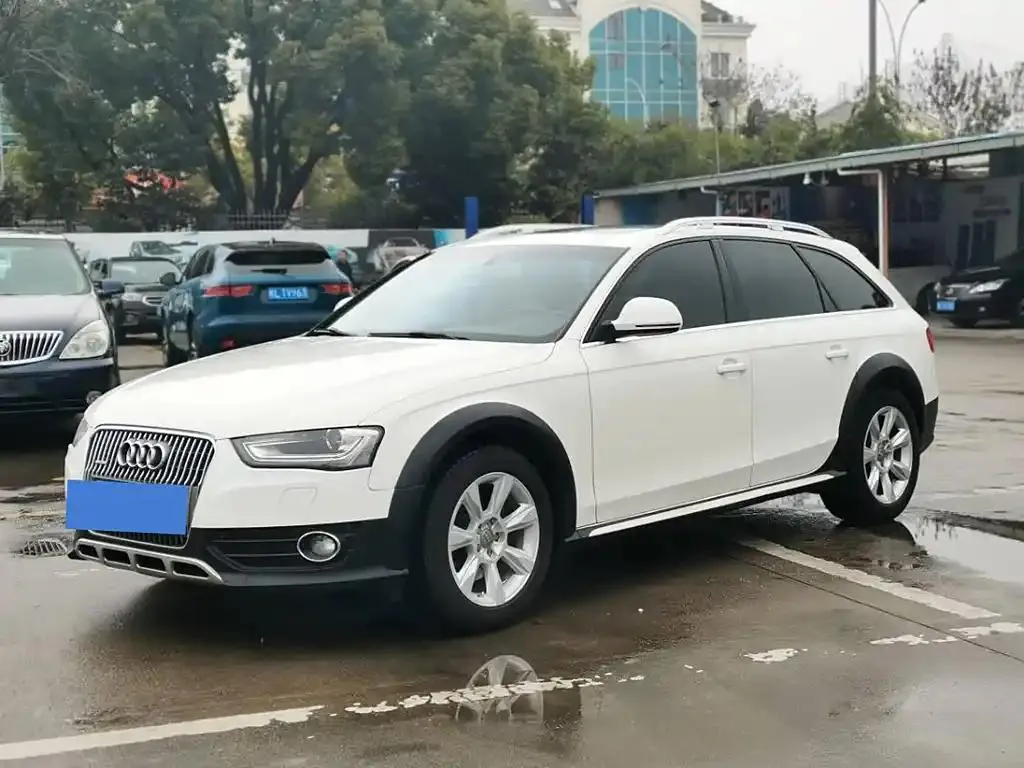 Audi A4 (imported) A4 (imported) 2013 40 TFSI allroad quattro comfort version — View photo 4