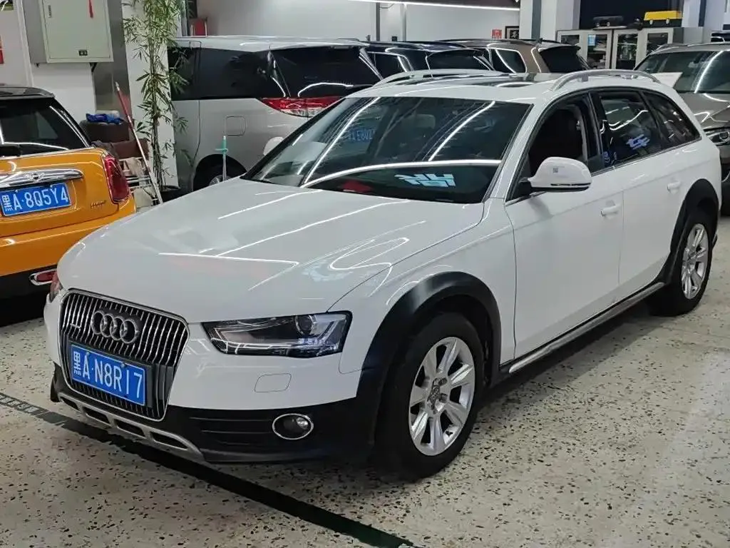 Audi Audi A4 (imported) — Белый