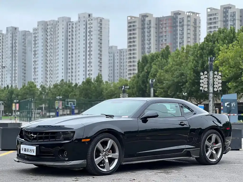 Chevrolet Chevrolet Camaro — Black