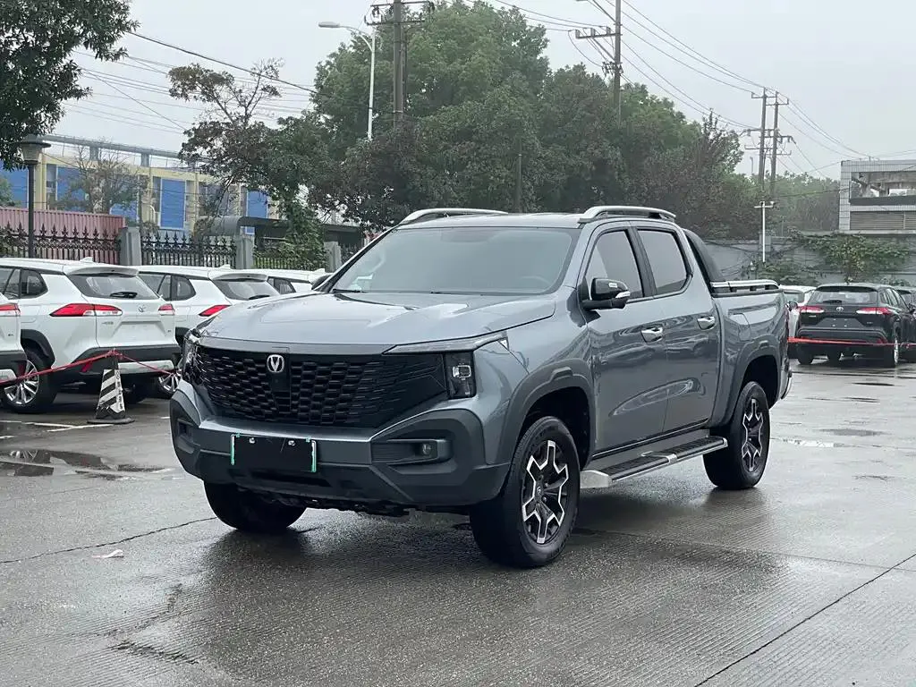 Changan Hunter Hunter flagship dual motor four-wheel drive standard box — photo 1