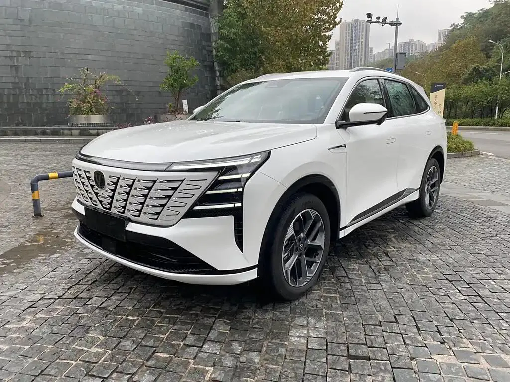 Changan CS75PLUS CS75PLUS 2025 fourth generation 1.5T New Blue Whale Premium Edition — photo 1