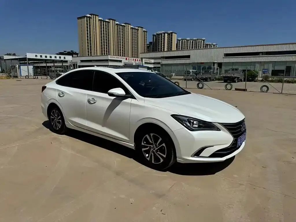 Changan Eado Eado 2018 1.6L GDI Manual Fashion Edition — photo 1