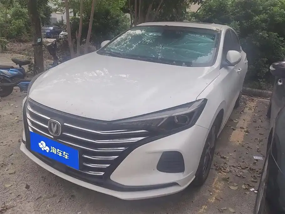 Changan Eado Eado 2022 PLUS 1.6L GDI Manual Luxury Edition — photo 1