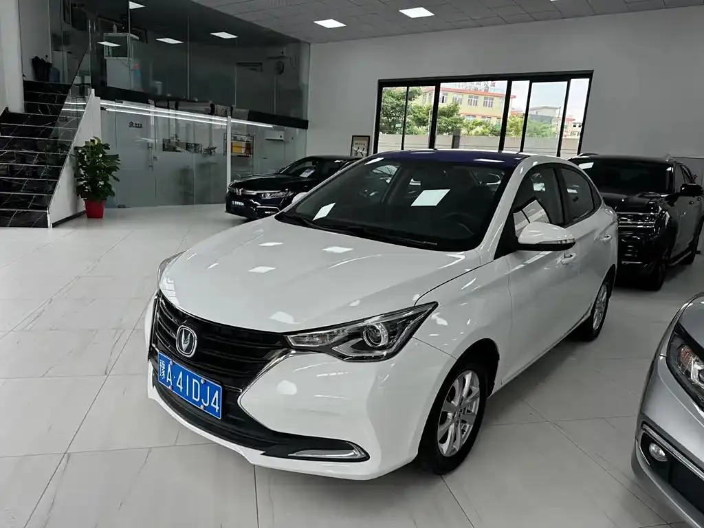 Changan Alsvin Alsvin 2019 1.5L DCT Luxury National VI — photo 1