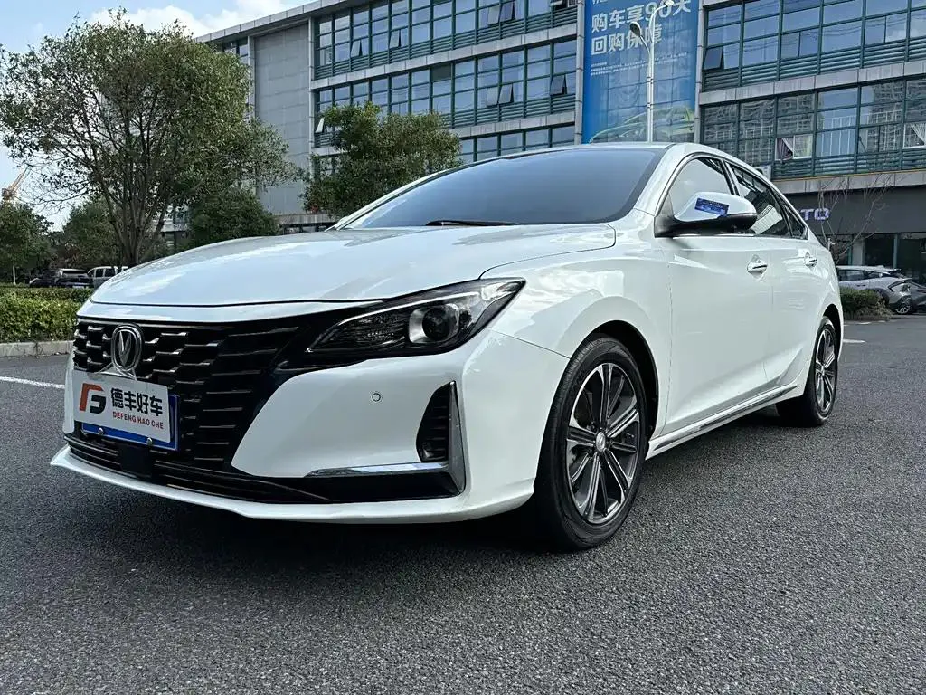 Changan Raeton CC Raeton CC 2022 Blue Whale Edition 1.5T DCT Luxury Model — photo 1