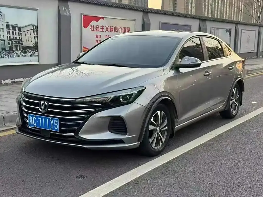 Changan Eado Eado 2021 PLUS 1.6L GDI CVT Luxury Edition — photo 1