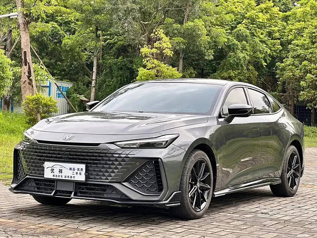 Changan UNI-V UNI-V 2022 2.0T Front Speed Edition — photo 1