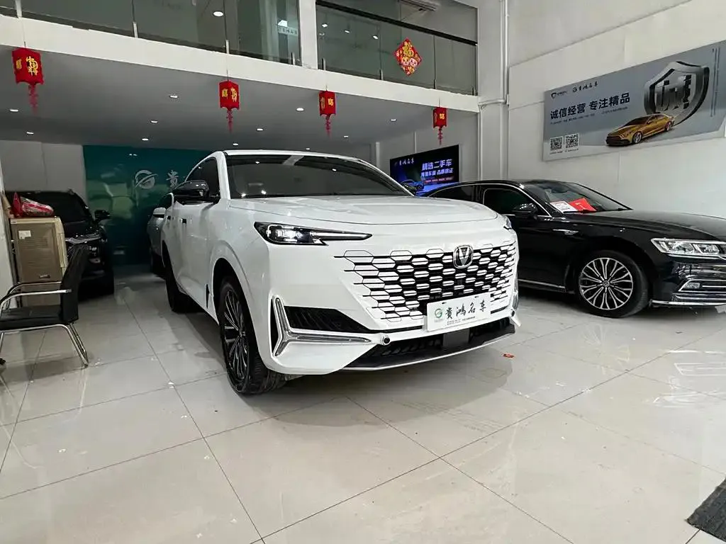 Changan UNI-K UNI-K 2024 2.0T 2WD Enjoy Edition — photo 1