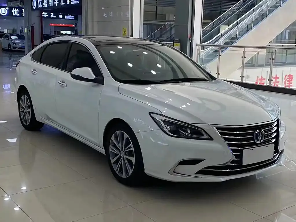 Changan Raeton CC Raeton CC 2018 1.5T Automatic Tag Heuer Radiance Edition National V — photo 1