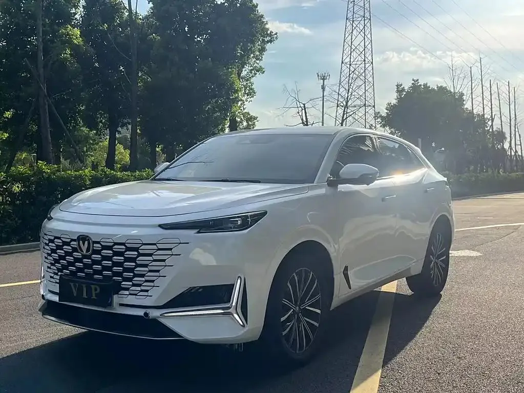 Changan UNI-K UNI-K 2023 2.0T 2WD Enjoy Edition — photo 1