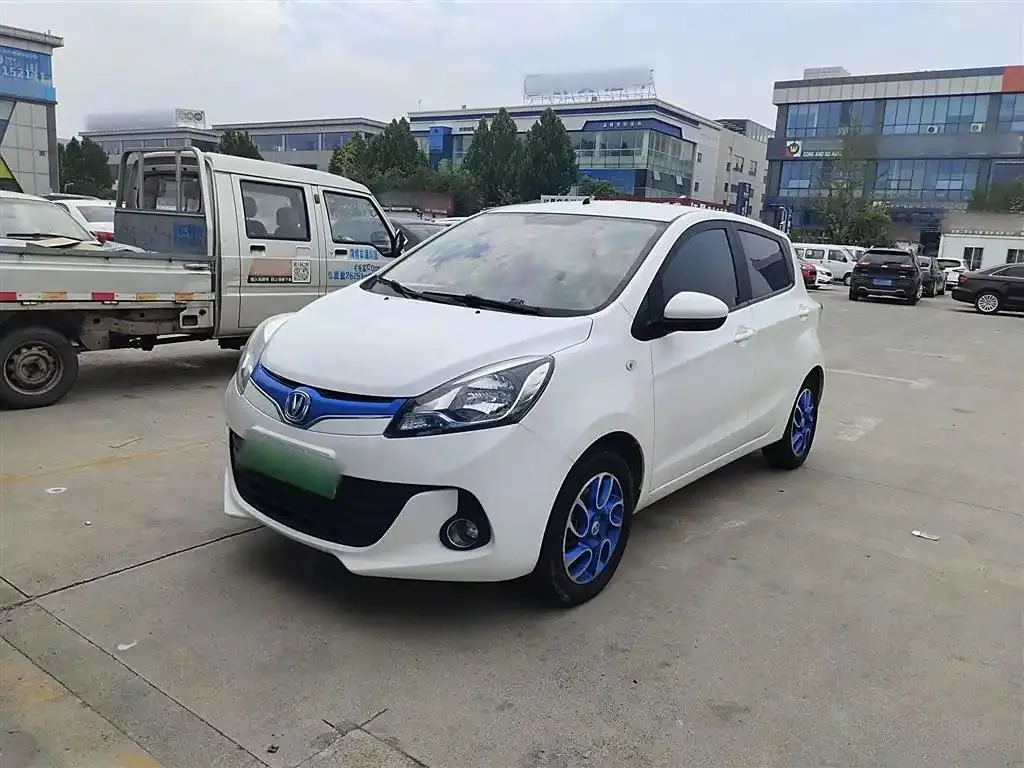 Changan Changan BenBen EV — أبيض