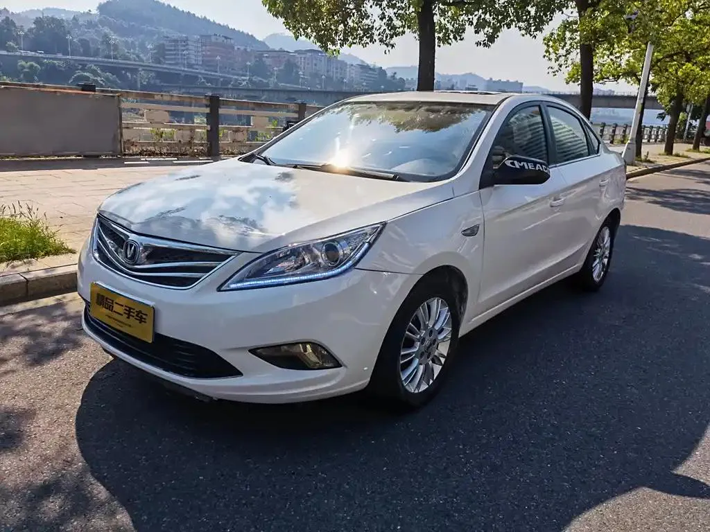 Changan Changan Eado — Белый