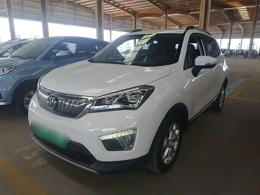 Changan Changan CS15 EV — أبيض