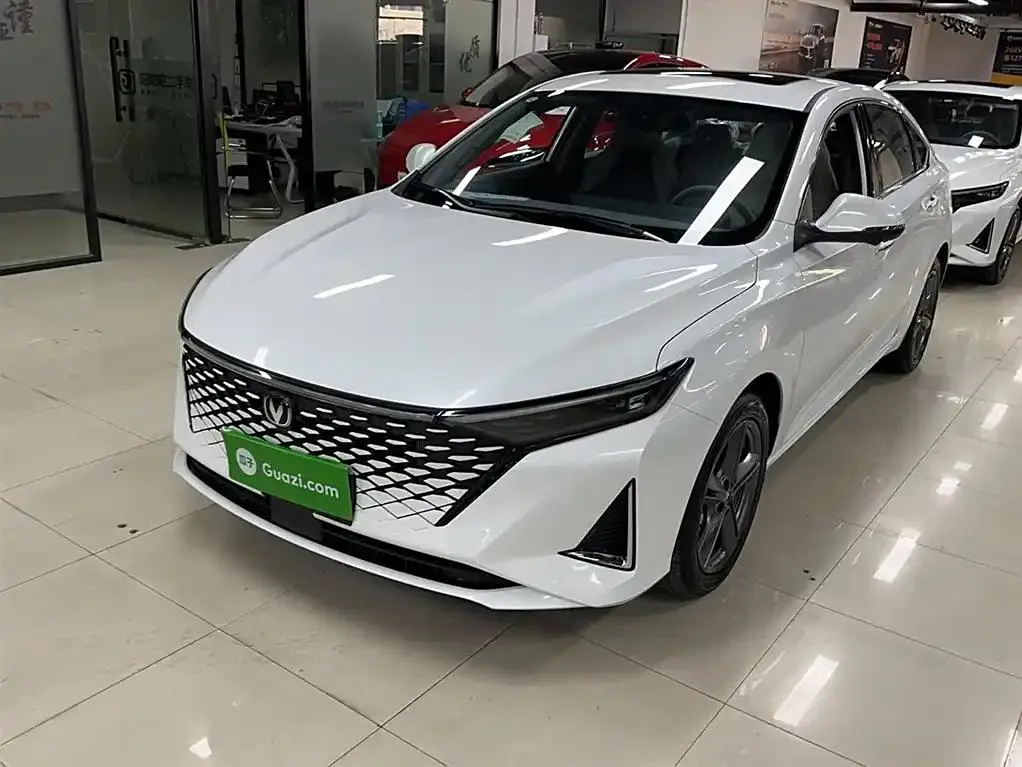 Changan Raeton Plus Raeton Plus 2023 1.5T DCT Premium Edition — photo 1
