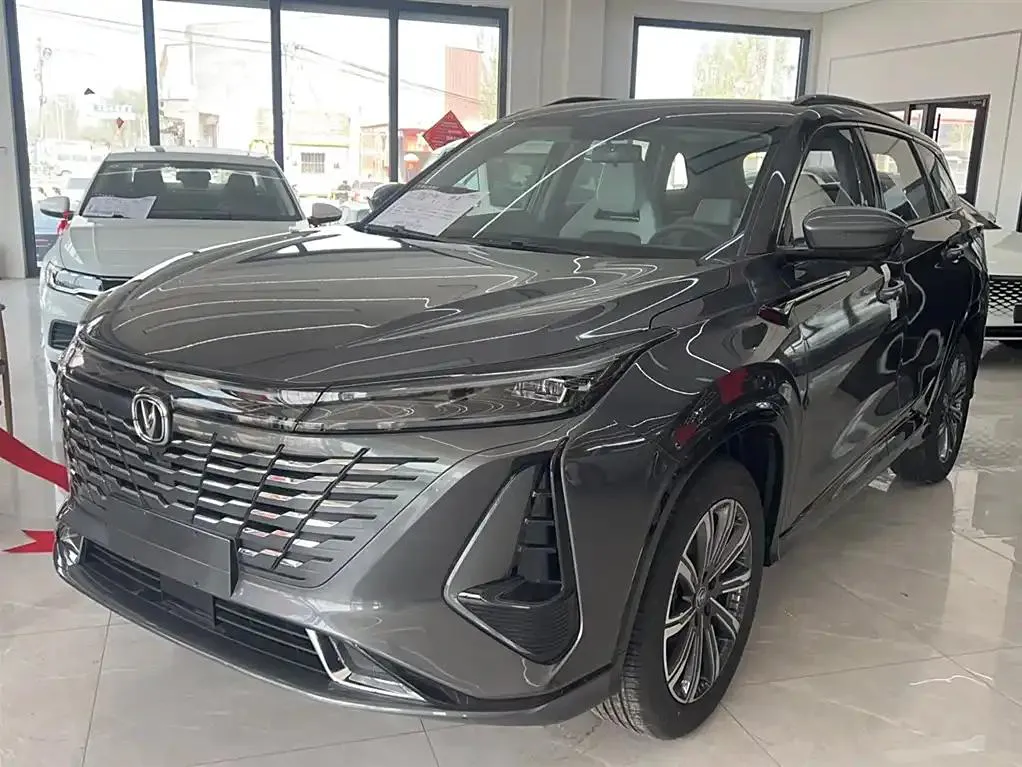 Changan CS75PLUS CS75PLUS 2023 third generation 1.5T automatic premium model — photo 1