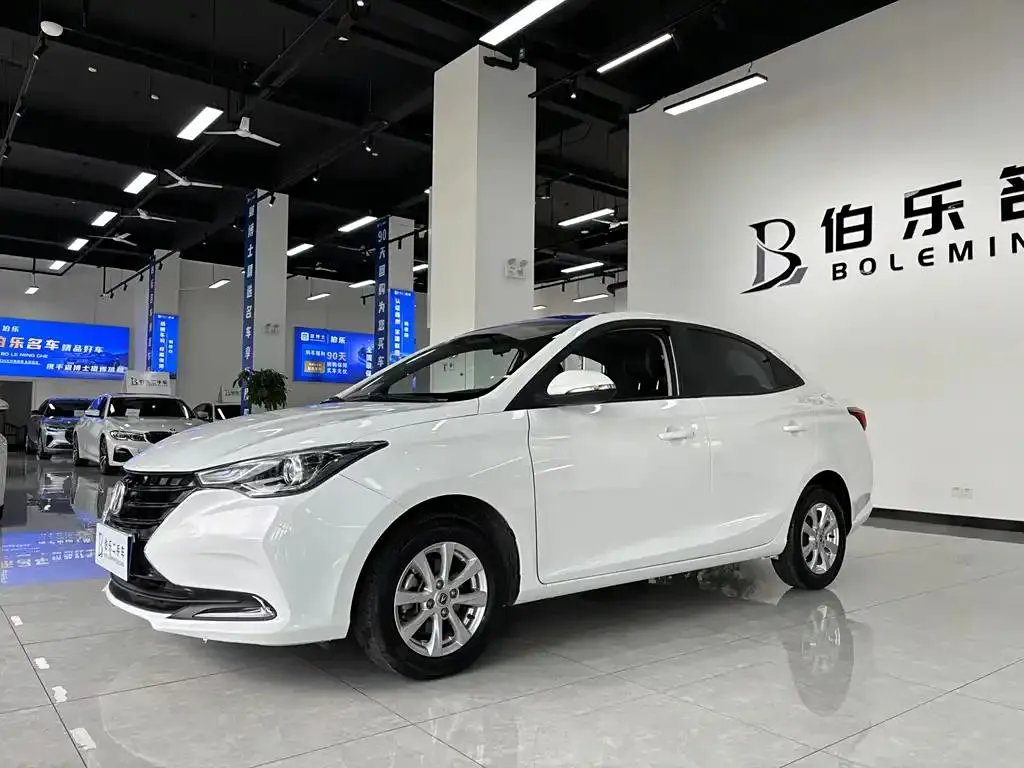 Changan Alsvin Alsvin 2019 1.5L DCT Comfortable National VI — photo 1