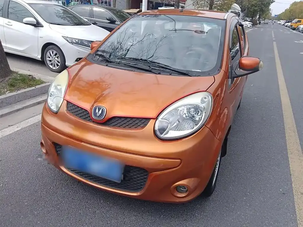 Changan Changan BenBen MINI — أصفر