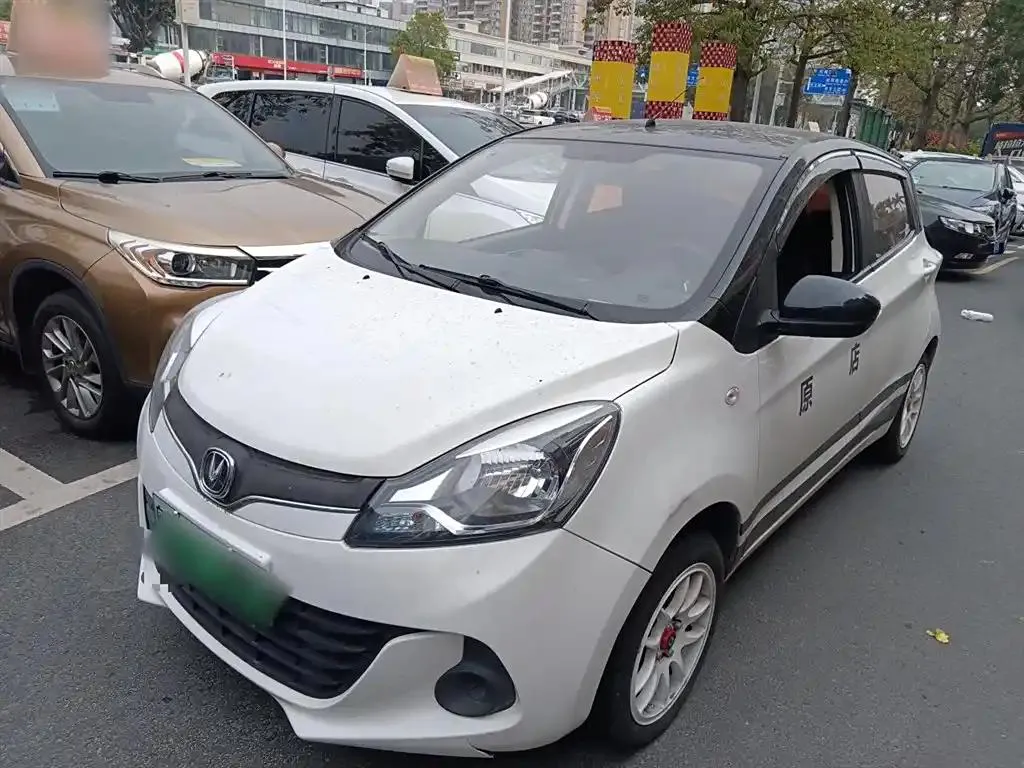 Changan Changan BenBen EV — أبيض
