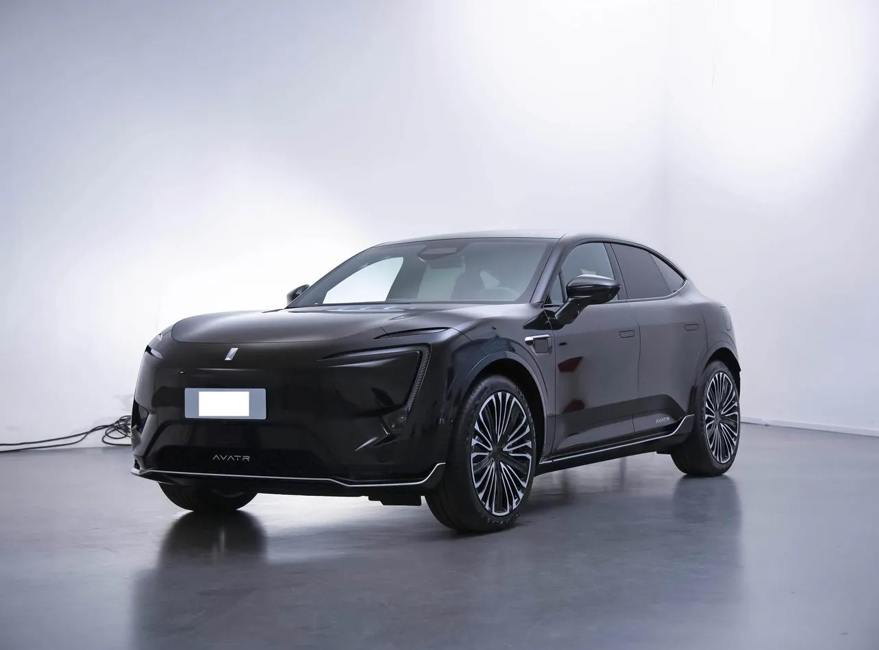 Avatr 11 11 2023 Hongmeng 90 degrees, luxury version — photo 1